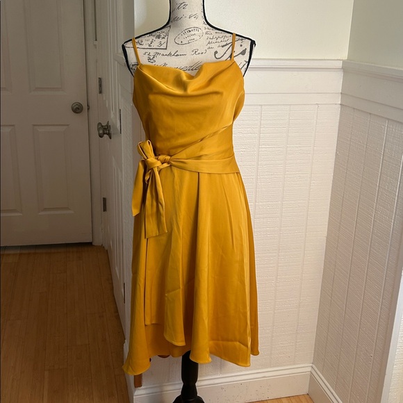 Mac Duggal Mustard Yellow Satin Tie Dress size Women’s 10 NWT - Picture 5 of 7